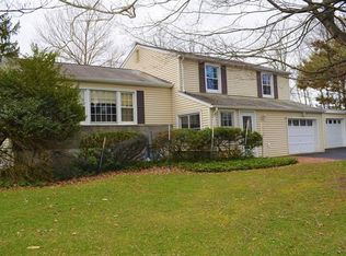 2 Round Hill Ln, Campbell Hall, NY 10916