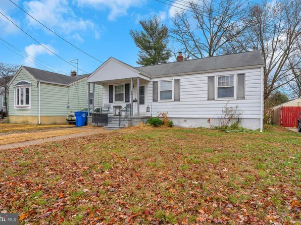 13 Lynn Dr, West Deptford, NJ 08096