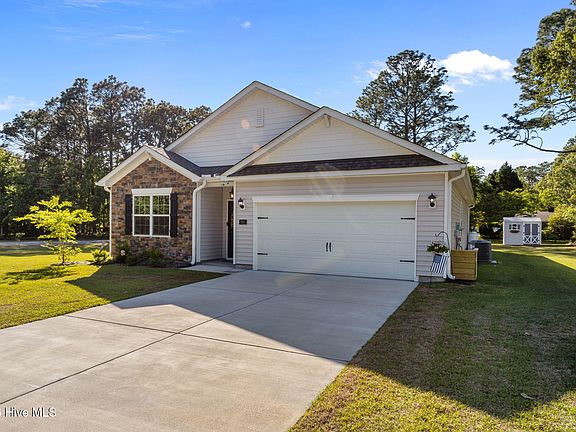 2nd image of 801 Crane Drive