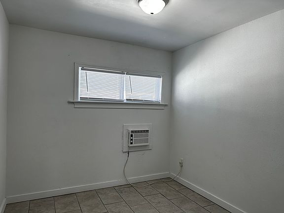 5th image of 13913 N Palm St #14