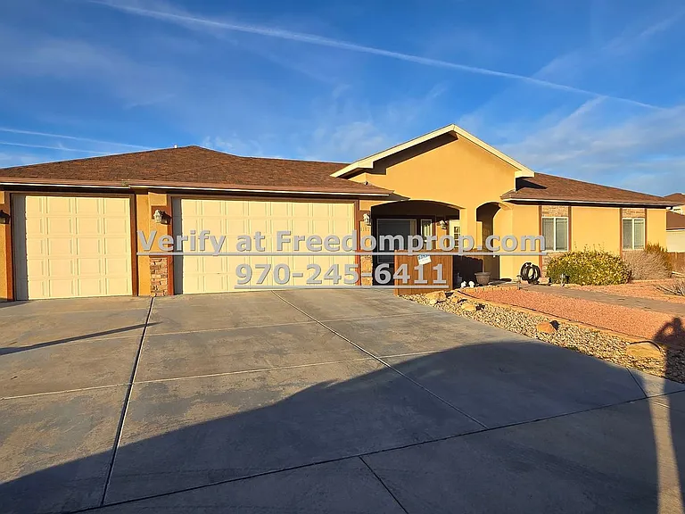1187 Cherrywood Ave — Photo 2
