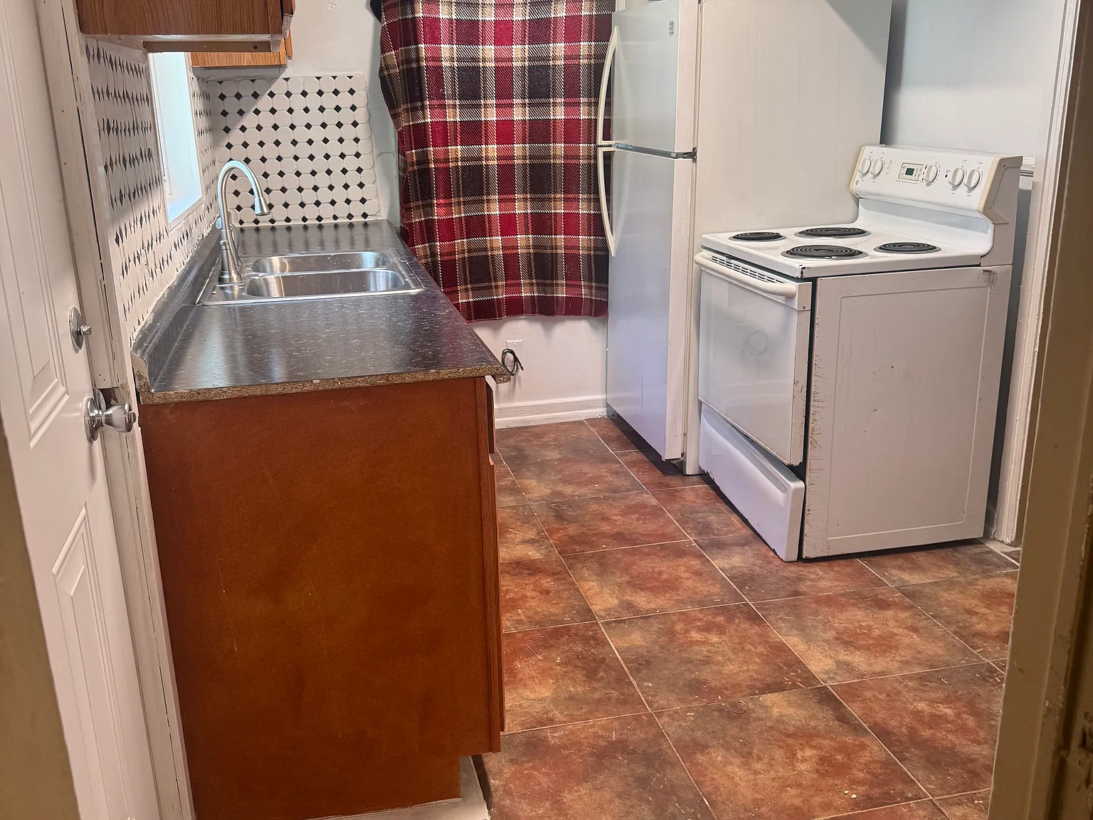 351 Boling St — Photo 4