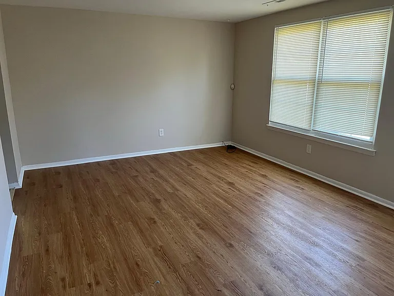 741 Jackson St — Photo 2