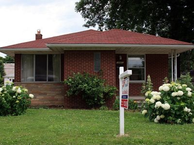 3983 Mayfair St, Dearborn Heights, MI, 48125