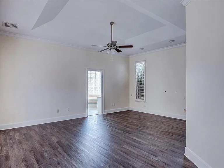 2208 Hampstead Ct — Photo 31
