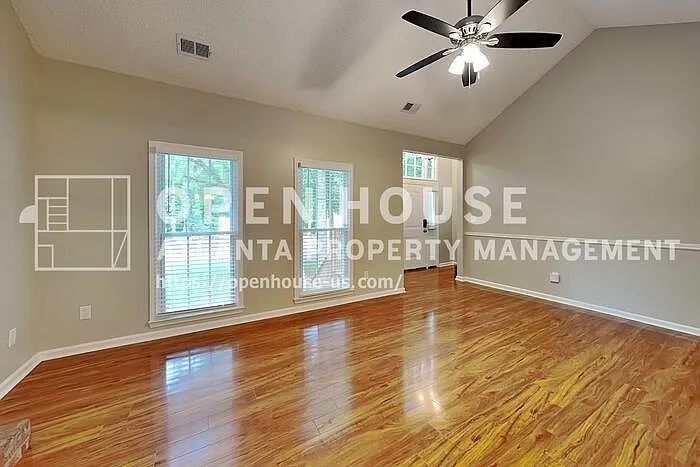 32 Sharon Pl — Photo 4
