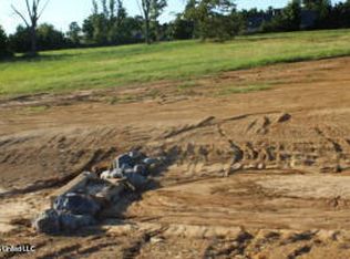 1 Chapel Hl, Holly Springs, MS 38635