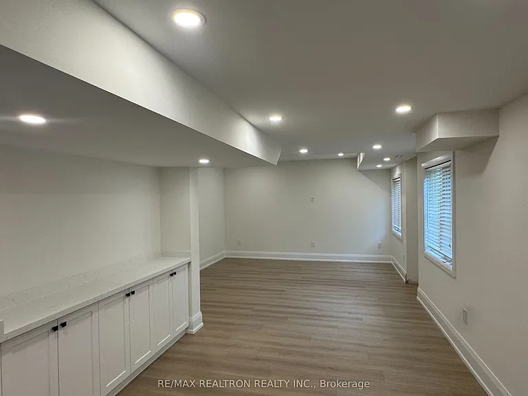 155 Smoothwater Ter — Photo 5