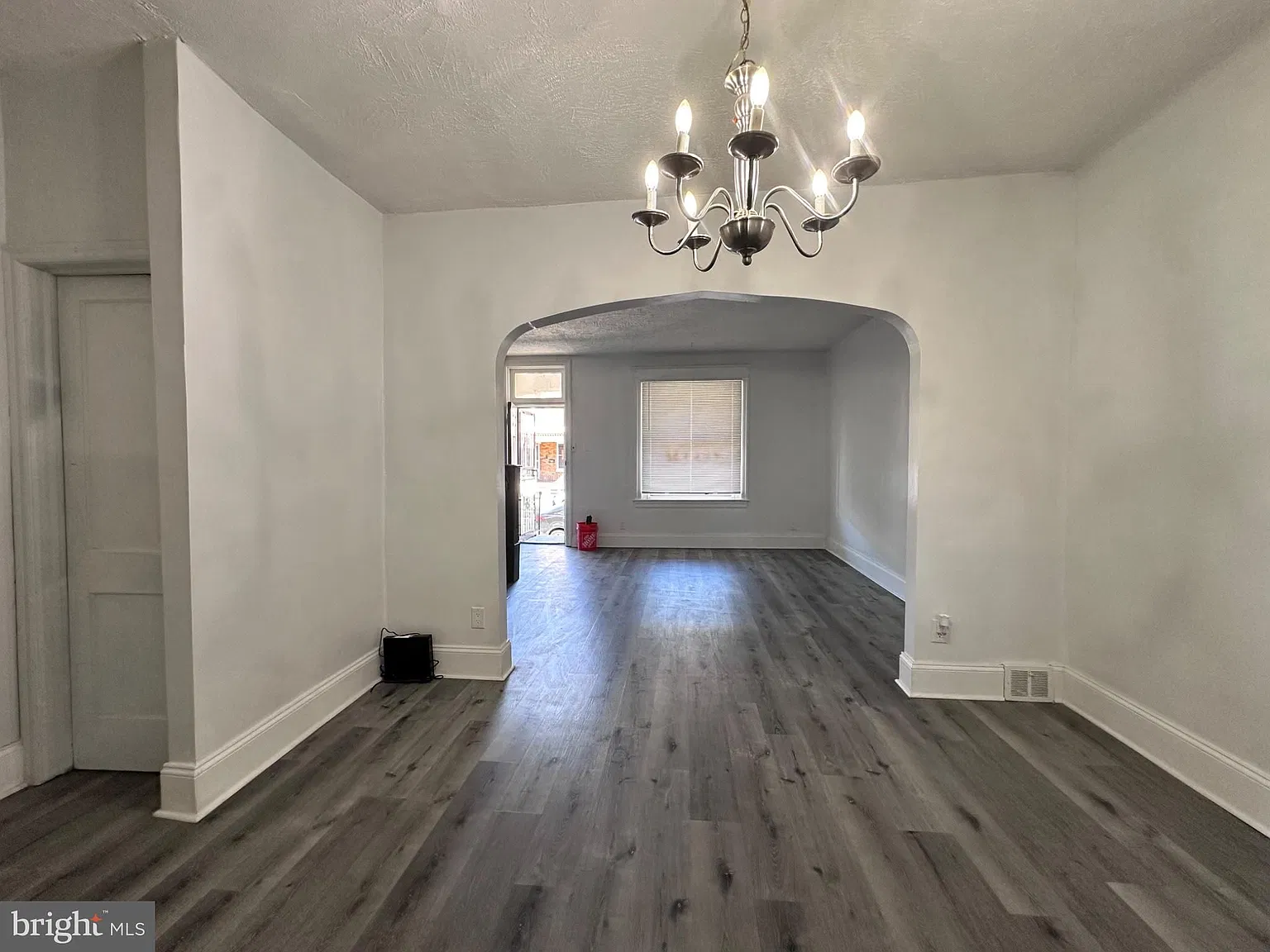 3 bed, 2.0 bath, 1156 sqft, $1,600 — Photo 4