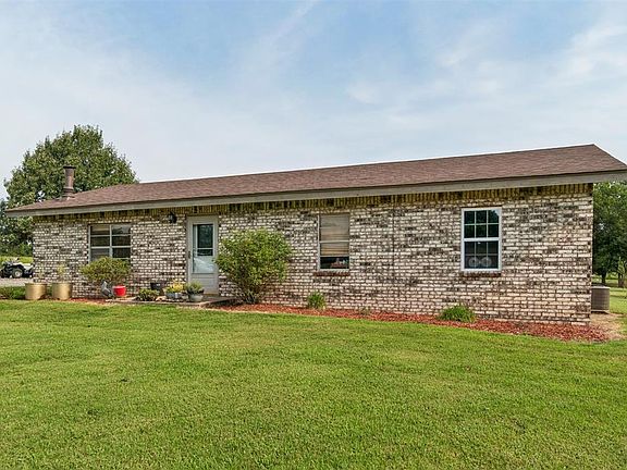 3rd image of 34603 Pinehill Rd