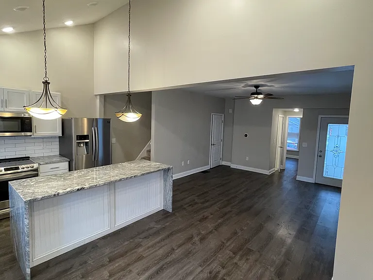 1105 Michigan Ave — Photo 6