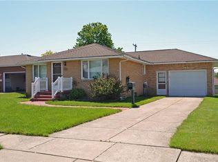 71 Greenhill Ter, West Seneca, NY