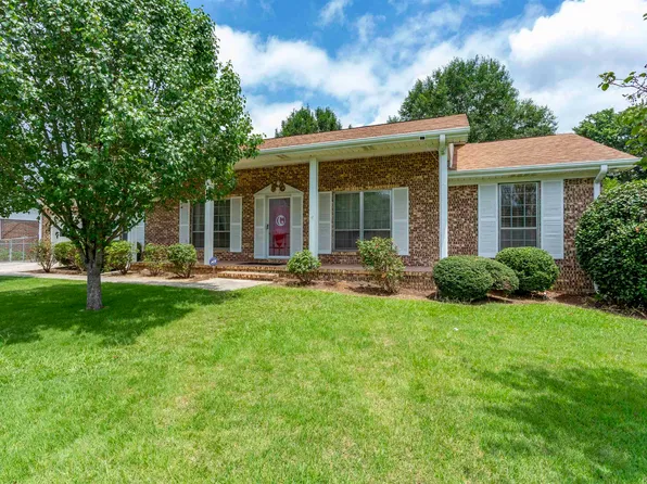 1024 Sunny Dell Ln, Bessemer, AL 35023