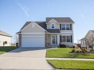 4712 Addison Dr, Cedar Falls, IA 50613