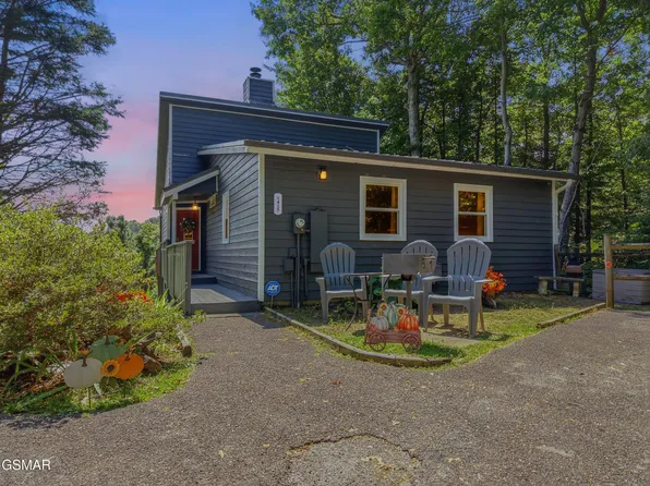 1415 S Baden Dr, Gatlinburg, TN 37738