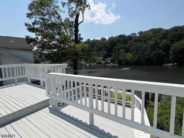 38 W River Styx Rd, Hopatcong Boro, NJ 07843