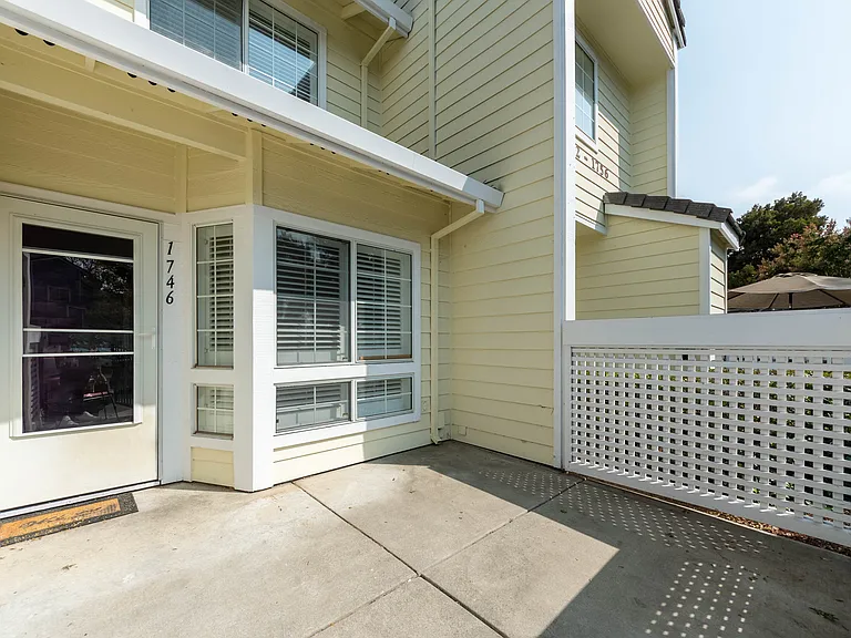 1746 Bevin Brook Dr — Photo 2