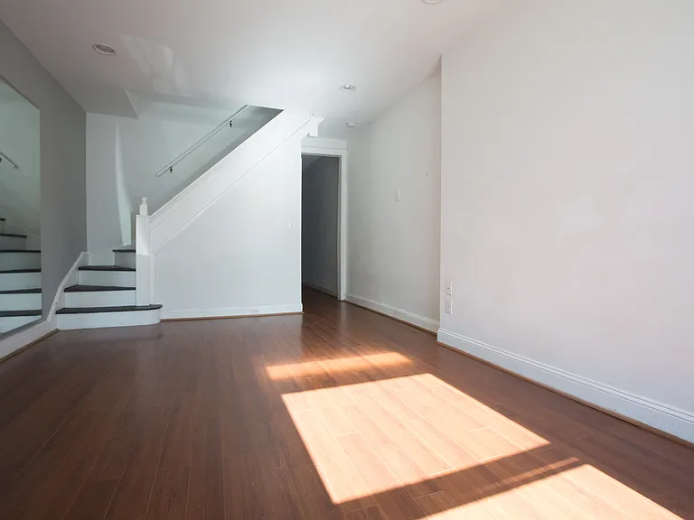 716 Berry St — Photo 5