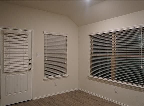 4th image of 1455 Acmite Ave