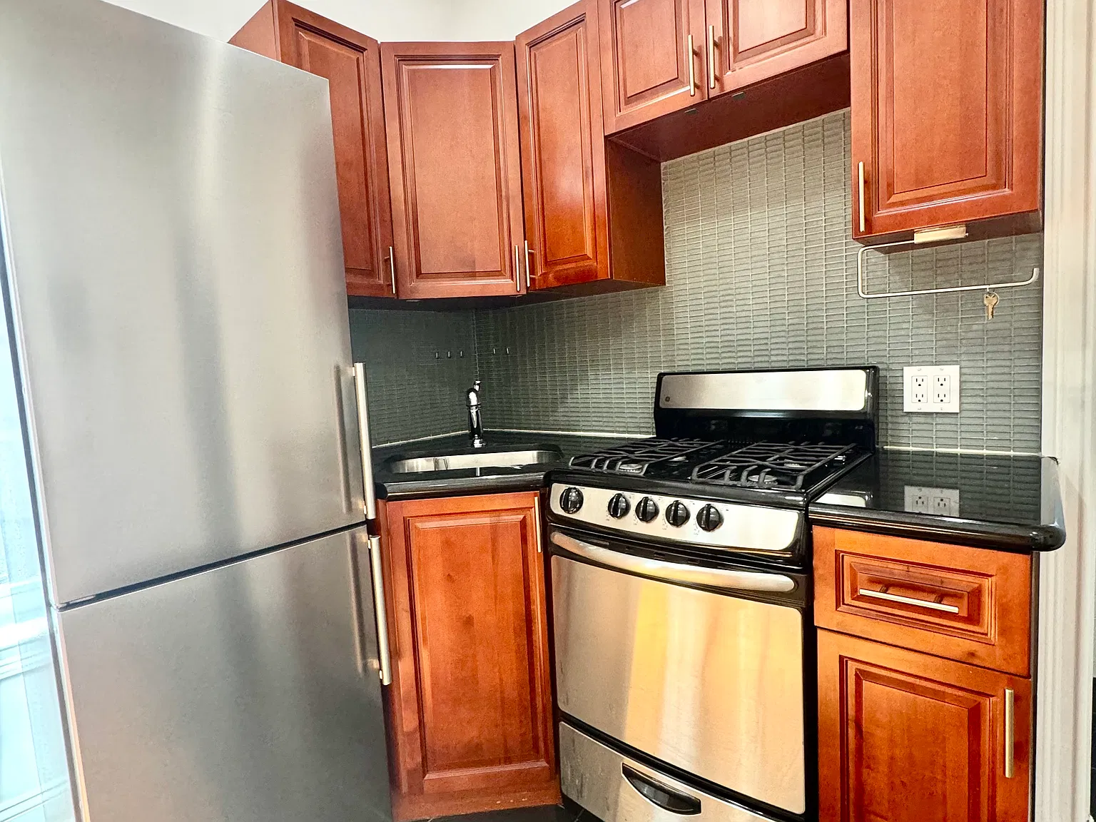 194 Bedford Avenue — Photo 4