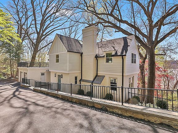 5th image of 3031 Scenic Pl