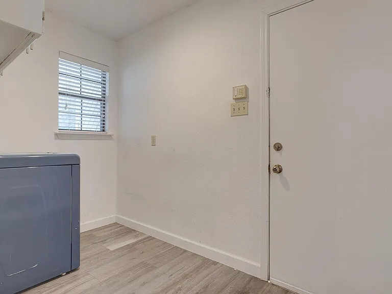 5629 Guadalajara Dr — Photo 24