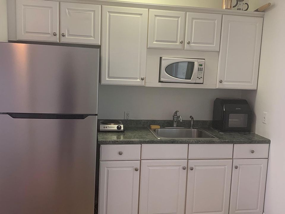 1st image of 119 39th St
