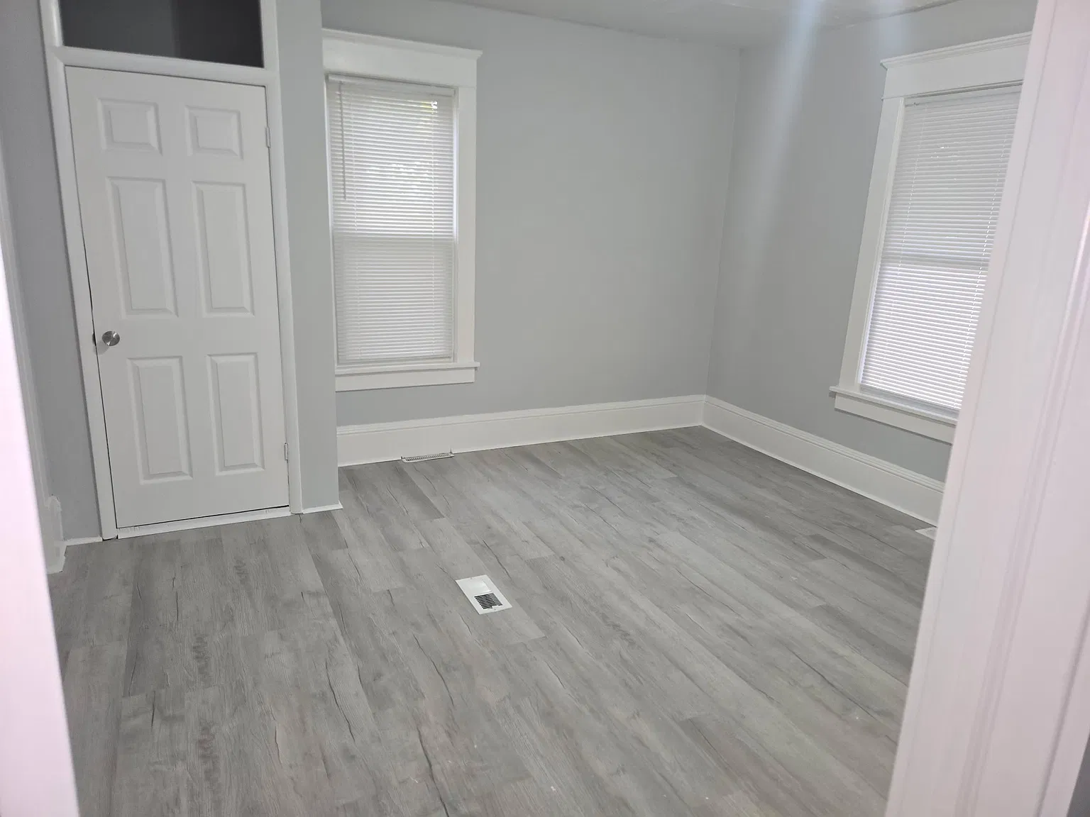 2 bed, 1000 sqft, $974 — Photo 3