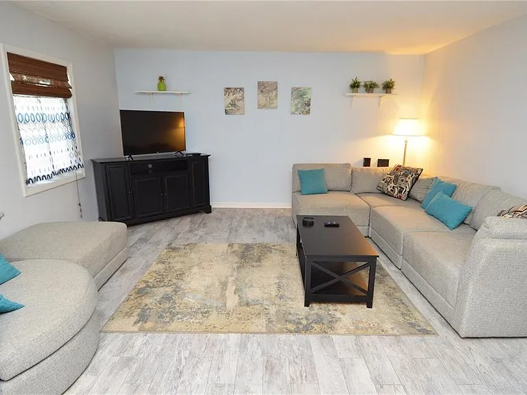3873 Pompano Dr SE #B — Photo 17