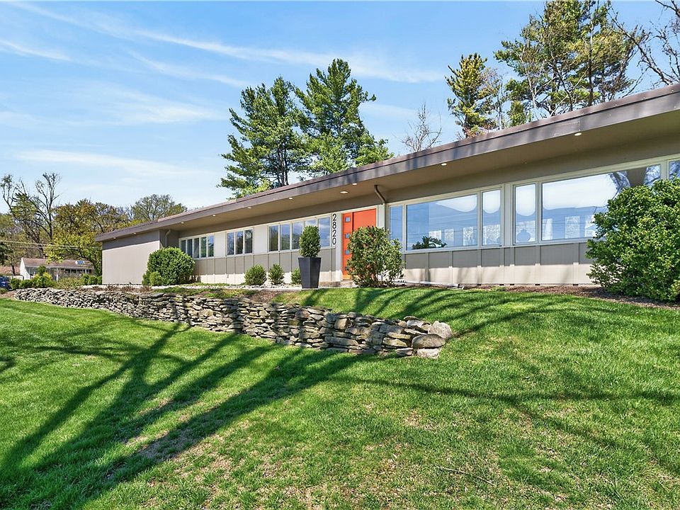 1st image of 2820 Pinewood Cir