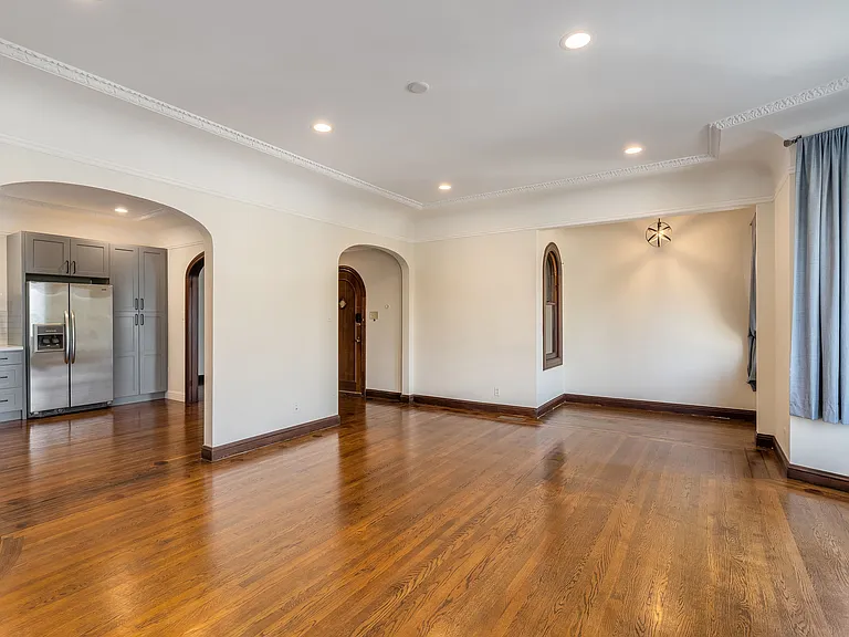 180 Parker Ave — Photo 4