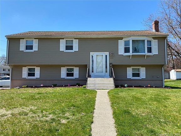 2nd image of 820 Brewer St