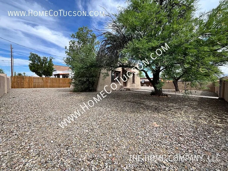 1401 N Camilla Blvd — Photo 30