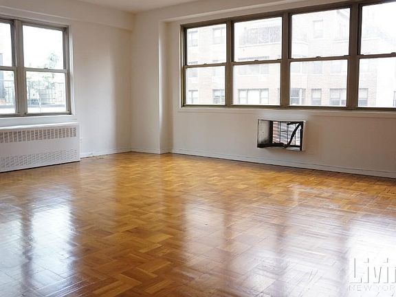 5th image of 350 E 52nd St APT 3d
