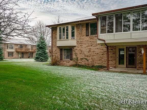 4th image of 6726 N Wentward Ct #79