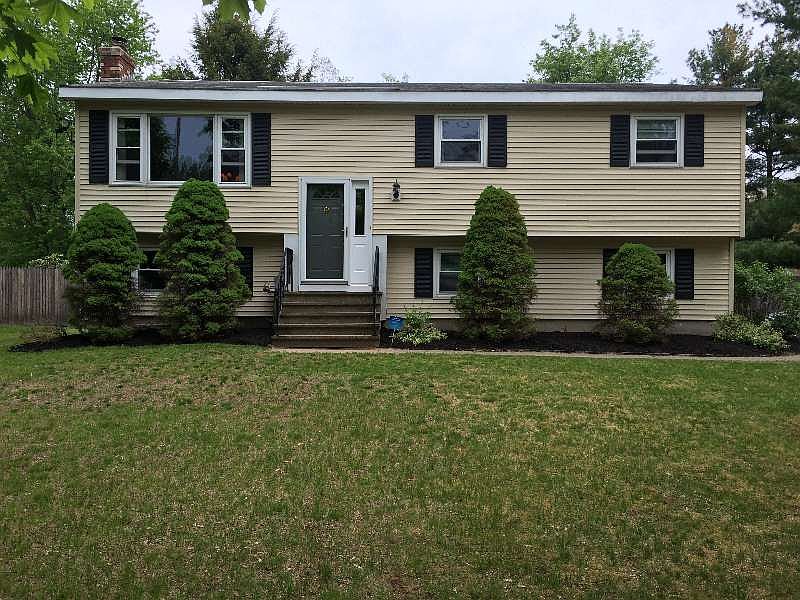 1st image of 2 Greenridge Dr