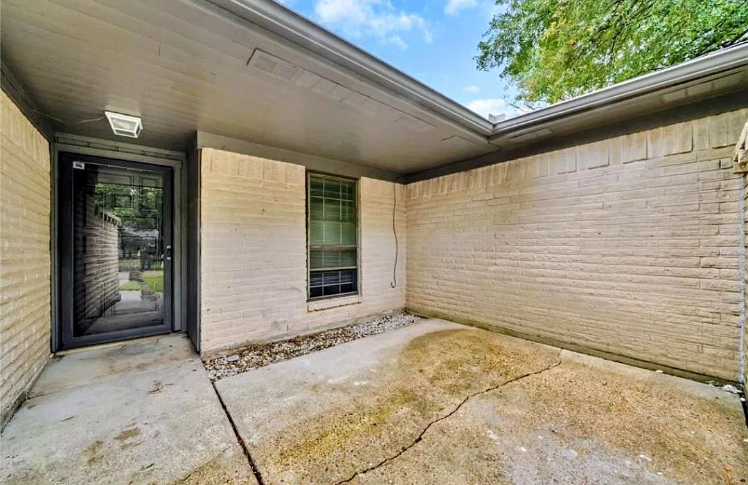 4 bed, 2.0 bath, 1740 sqft, $2,175 — Photo 3