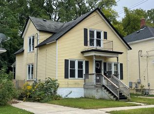 421 Park View Dr, Racine, WI 53404