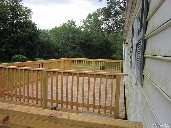 3rd image of 32683 Sussex Dr