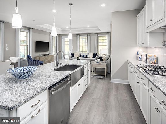 5th image of 9924 Baker Ln