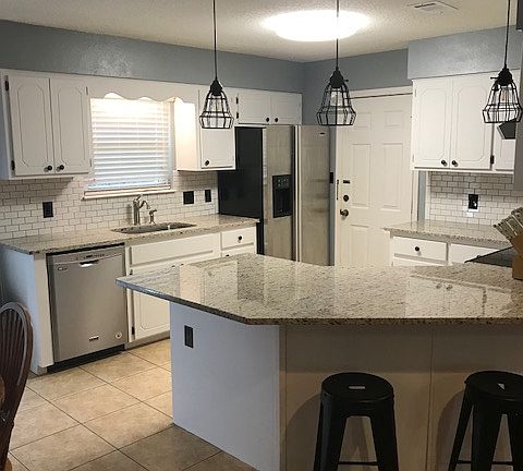 3rd image of 121 Audrey Cir