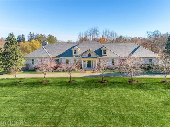 46 Ridge Rd, Barrington Hills, IL 60010