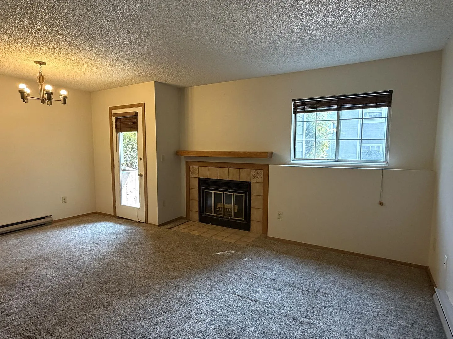 $500 Off First Month Prime Location Near CSU! — Photo 3