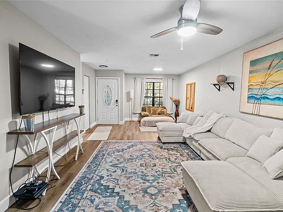 2nd image of 2031 Dover Ct
