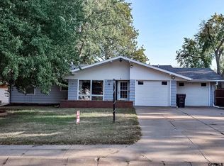 1807 Washington St, Beatrice, NE 68310