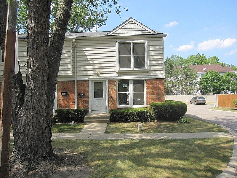 1st image of 2024 Duxbury Ct Unit 2024