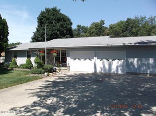 615 Prairie Creek Rd, Ionia, MI 48846