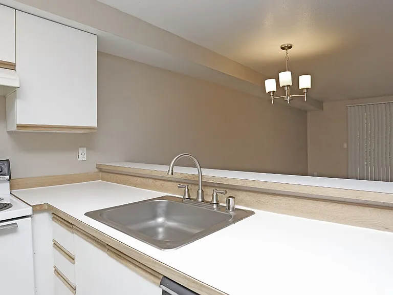 City View Apartments in West Seattle — Photo 7