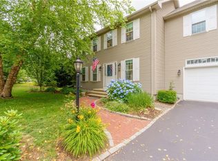 38 Davis Cir, Warwick, RI 02886