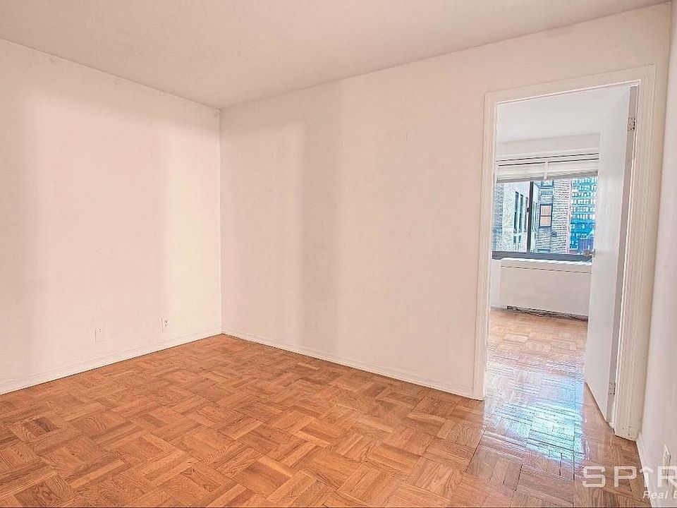 1st image of 330 W 45th St APT 10M
